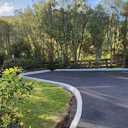 Boutique Art Retreat Hotel Upper Hutt Bagian luar foto
