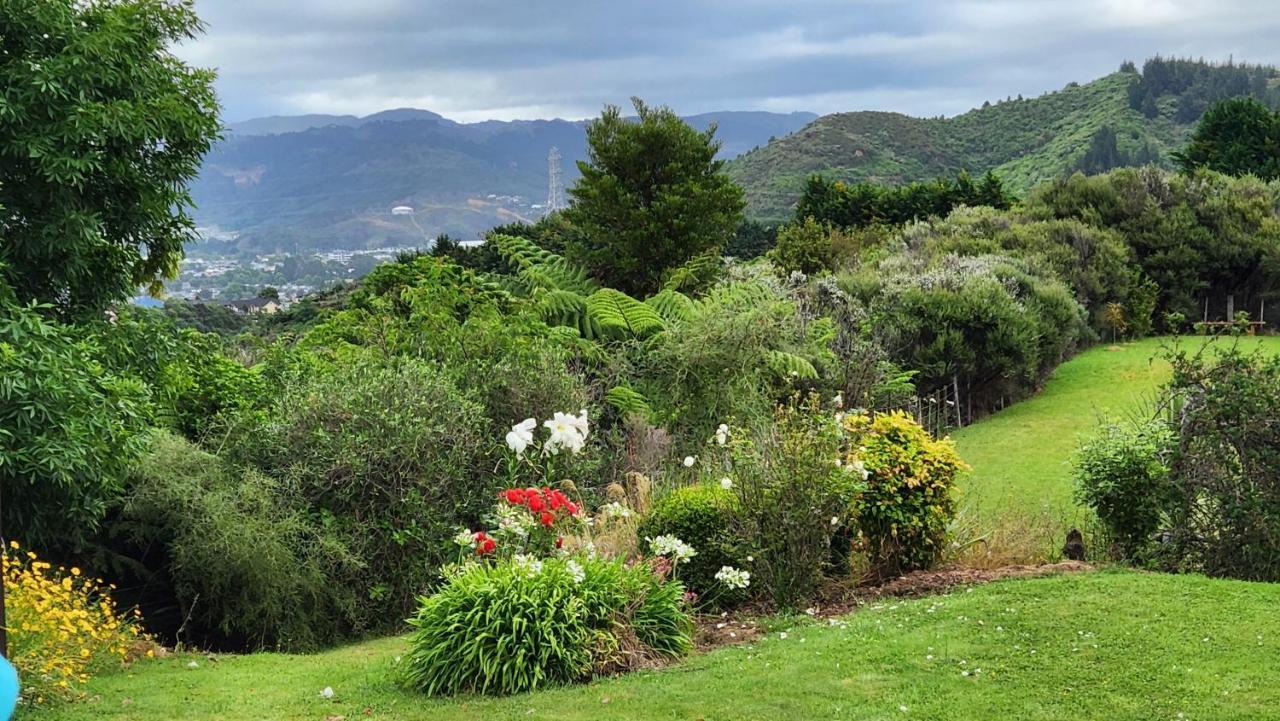Boutique Art Retreat Hotel Upper Hutt Bagian luar foto