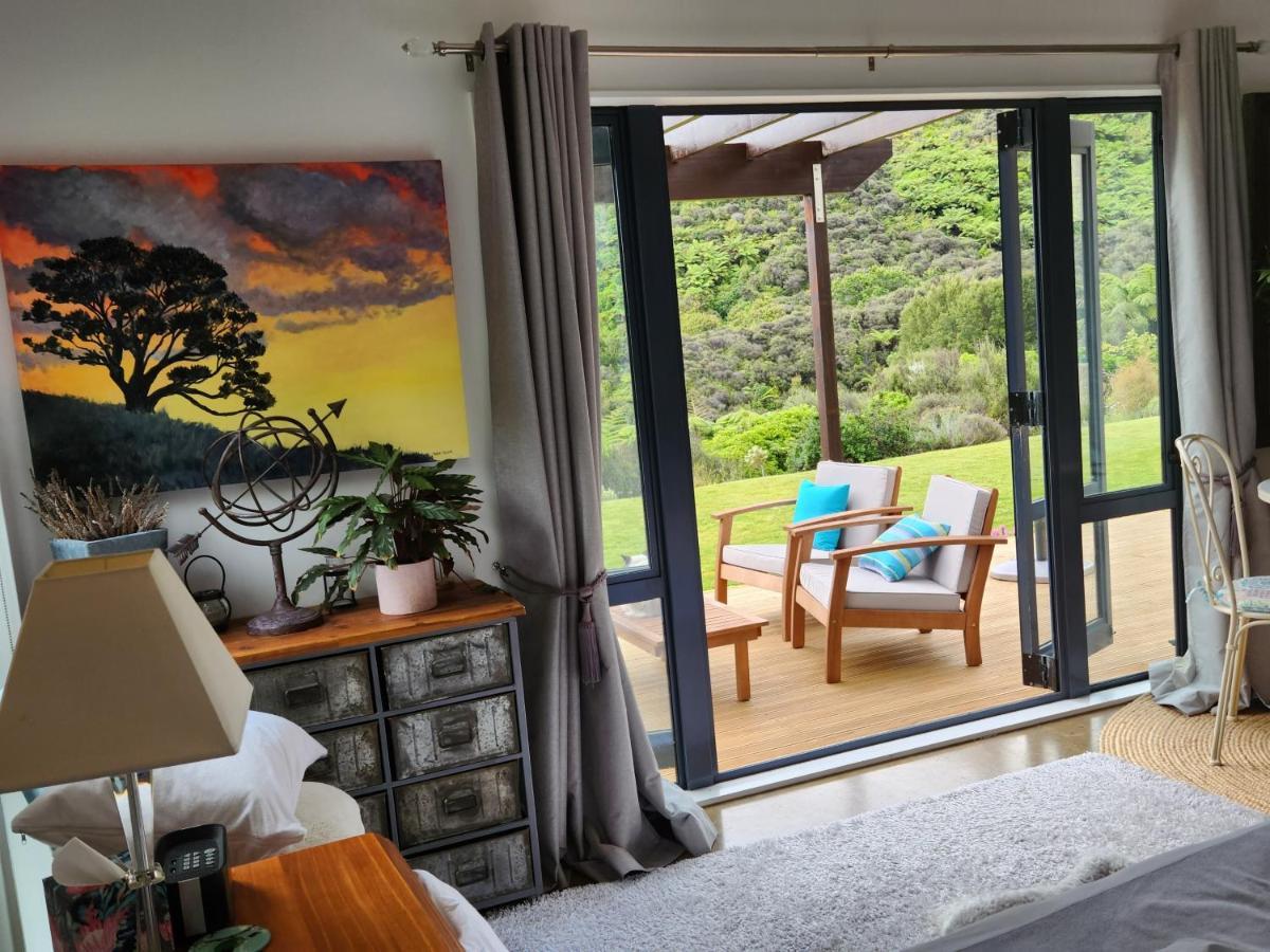 Boutique Art Retreat Hotel Upper Hutt Bagian luar foto