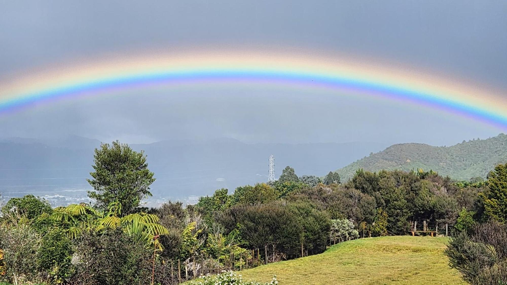 Boutique Art Retreat Hotel Upper Hutt Bagian luar foto