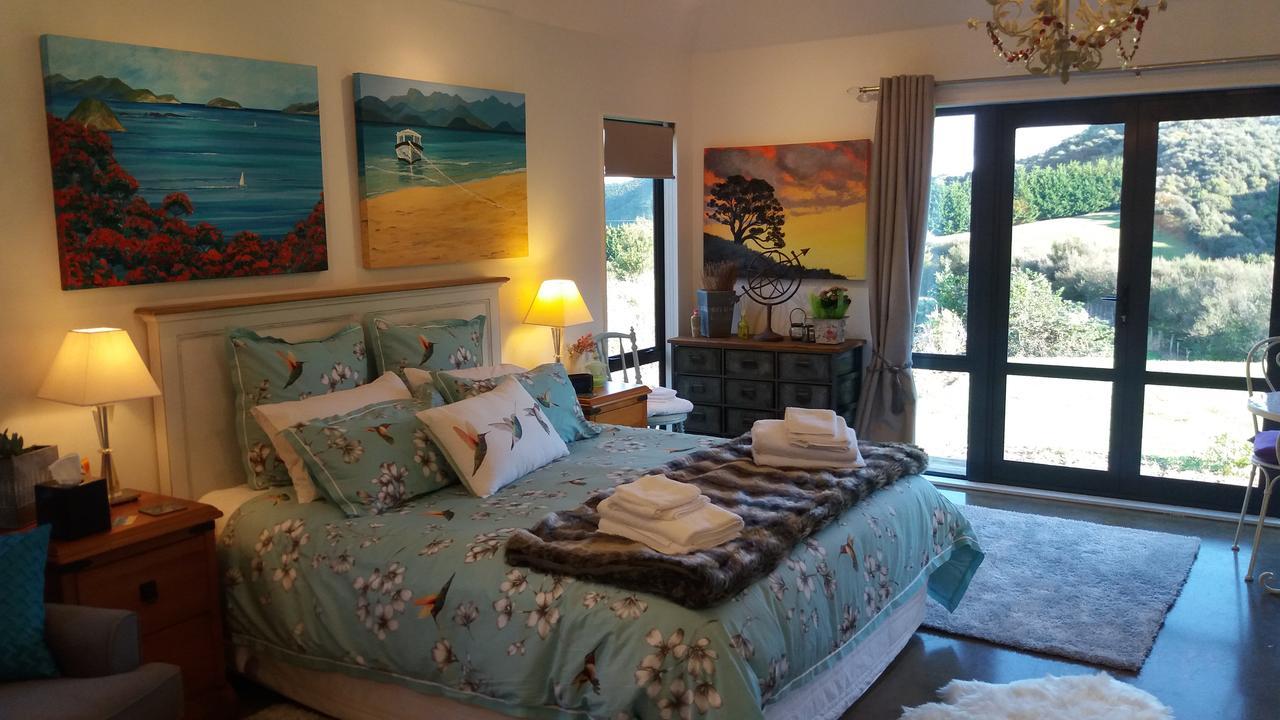 Boutique Art Retreat Hotel Upper Hutt Bagian luar foto